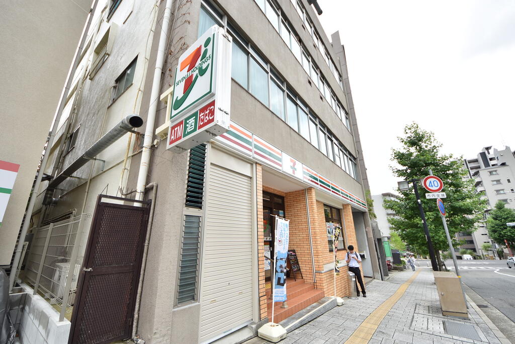 コンビニ　セブンイレブン神戸下山手通5丁目店（コンビニ）まで130m