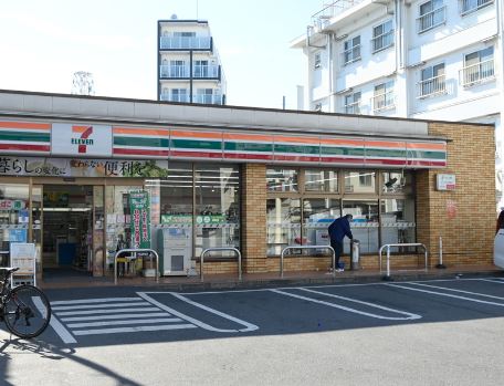 コンビニ　セブンイレブン 世田谷若林4丁目店（コンビニ）まで288m