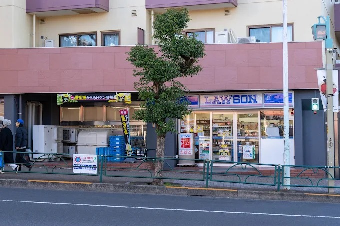 コンビニ　ローソン下目黒1丁目店（コンビニ）まで183m