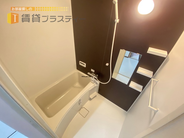 バス・シャワールーム　１日の疲れをバスルームでゆっくりと…。