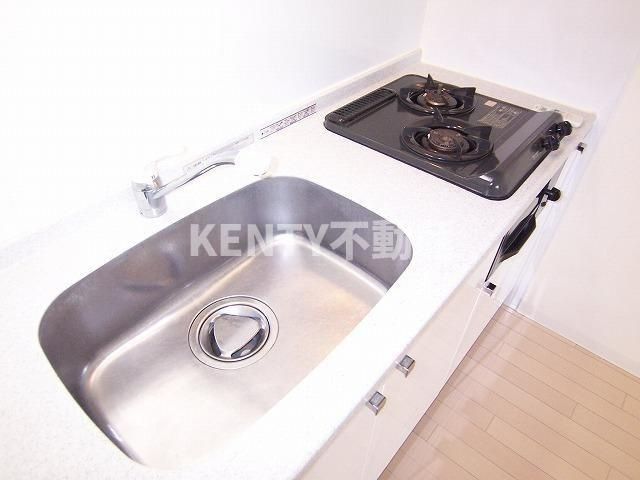 キッチン　コンパクトなキッチンで掃除もラクラク