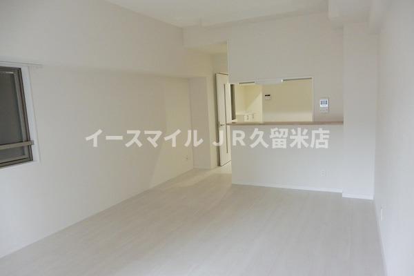 居室・リビング　こちらのリビングで趣味の時間をお楽しみください