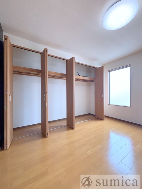 収納　収納力抜群の壁一面のクローゼットです♪♪