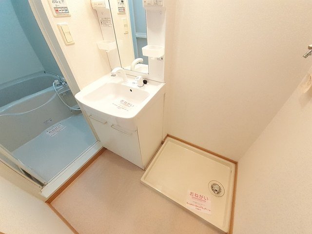 洗面設備　スペースが確保できる洗面所です