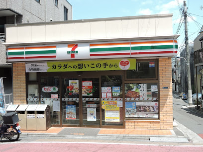 コンビニ　セブンイレブン 北区滝野川2丁目店（コンビニ）まで488m