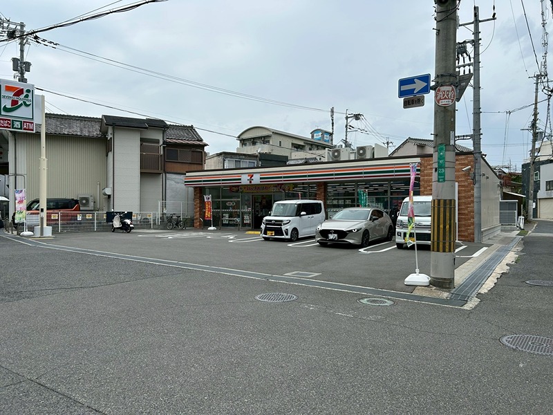 コンビニ　セブンイレブン 南海河内長野駅店（コンビニ）まで384m
