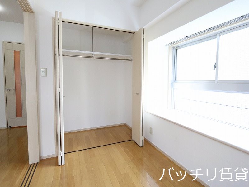 収納　別号室タイプの為、現状を優先致します。
