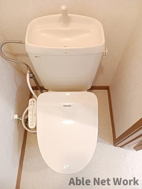トイレ　温水洗浄便座