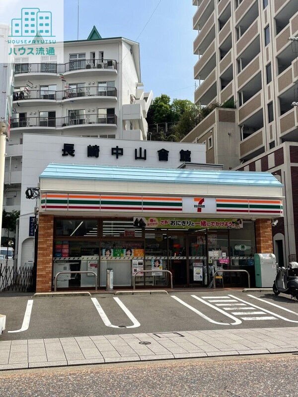 コンビニ　セブンイレブン長崎梅香崎町店（コンビニ）まで423m