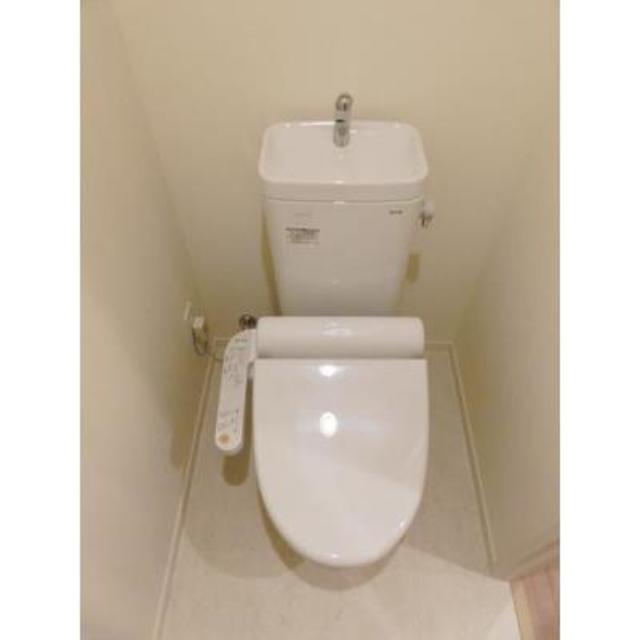 トイレ　※写真は同タイプ住戸です。