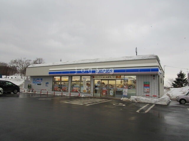 コンビニ　ローソン日の出店（コンビニ）まで449m