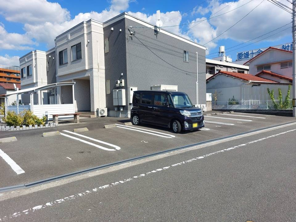駐車場　駐車場