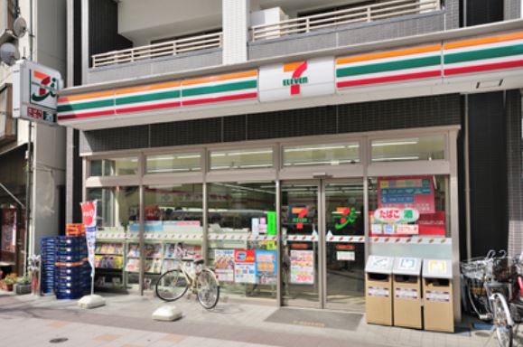 コンビニ　セブンイレブン八丁堀2丁目店（コンビニ）まで162m