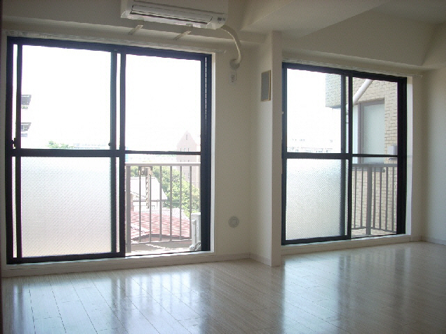 居室・リビング　※別部屋写真