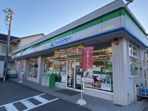 コンビニ　ファミリーマート三好丘桜店（コンビニ）まで754m