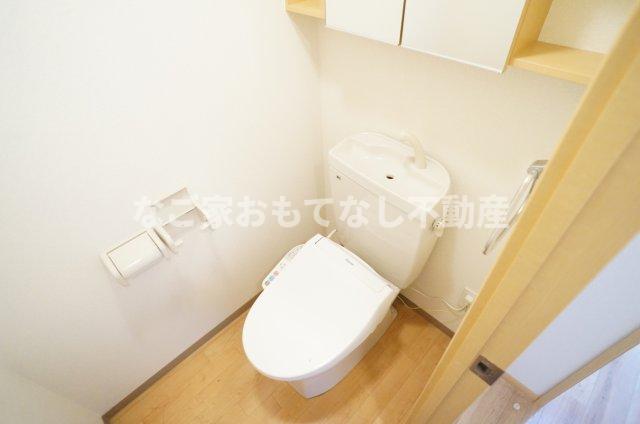 トイレ　※写真は別号室