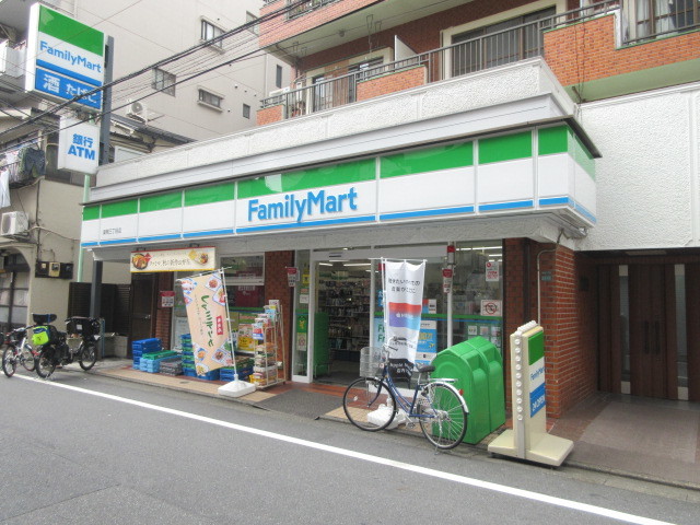 コンビニ　ファミリーマート巣鴨三丁目店（コンビニ）まで409m