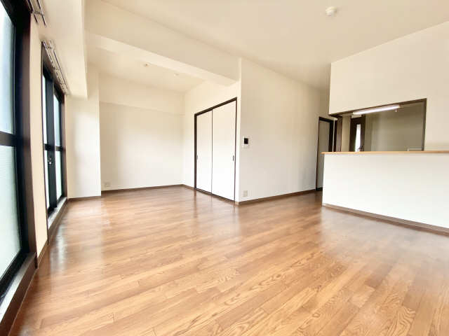ステージアスの居間写真
