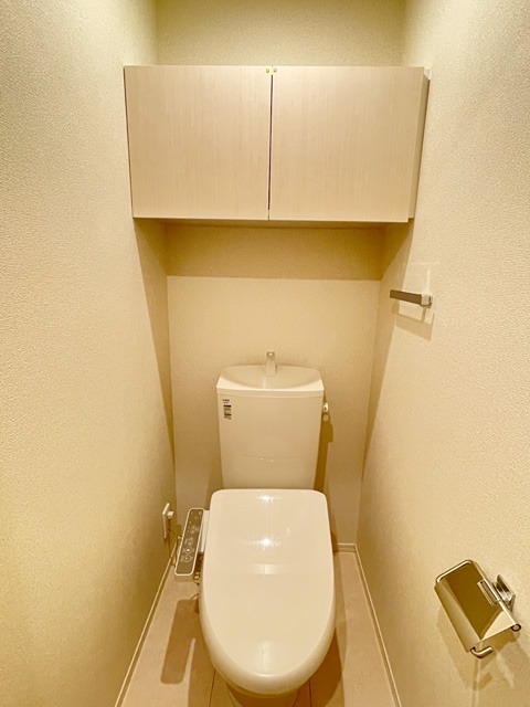 トイレ　温水洗浄便座