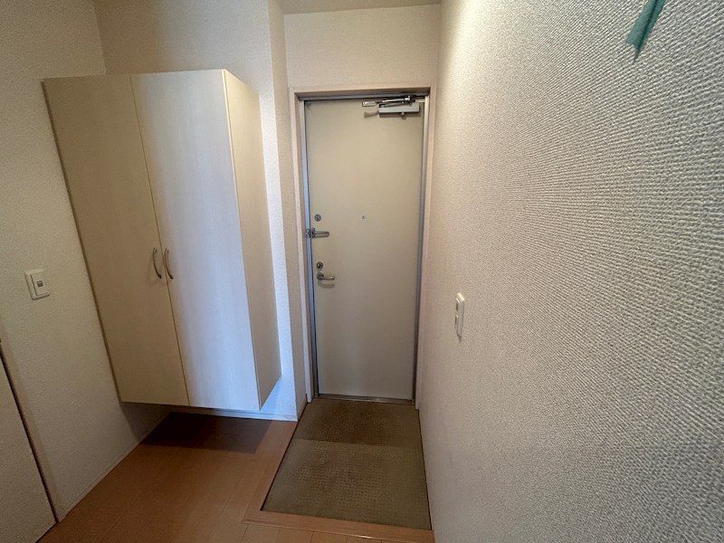 クレール B棟の玄関写真