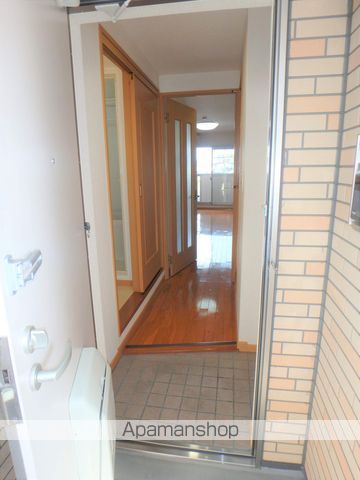 シールド青葉の玄関写真