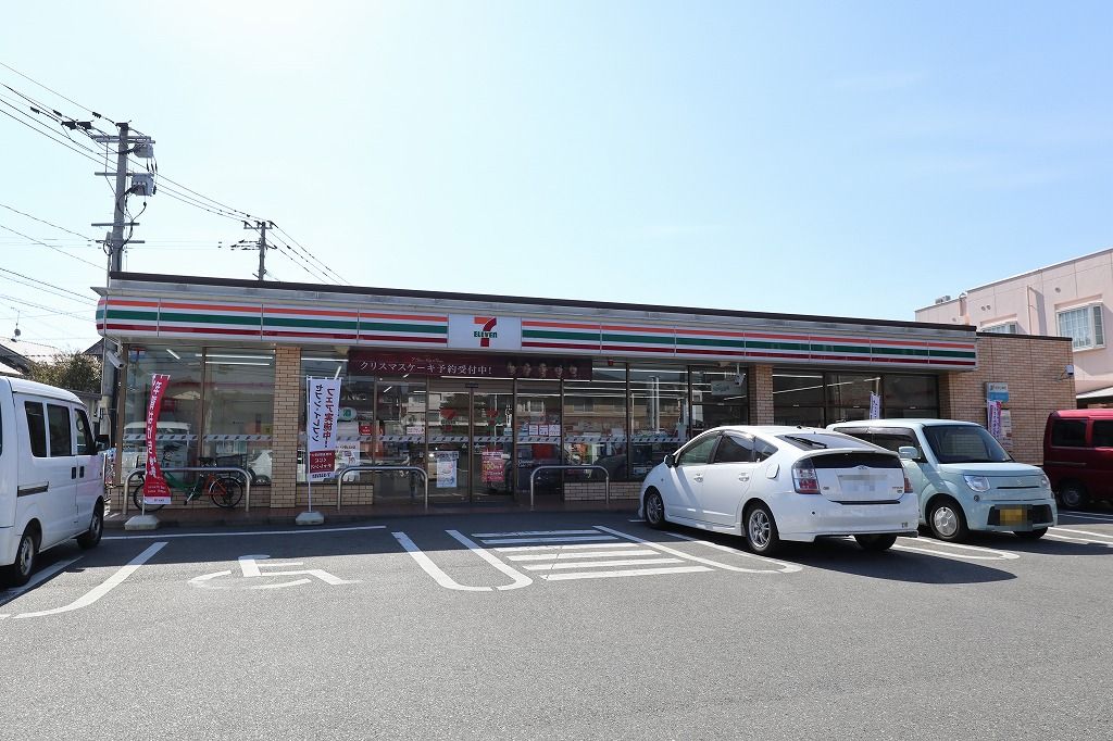 コンビニ　セブンイレブン 筑紫野紫4丁目店（コンビニ）まで224m