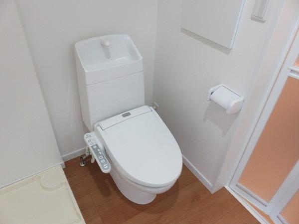 トイレ　ウォシュレット完備