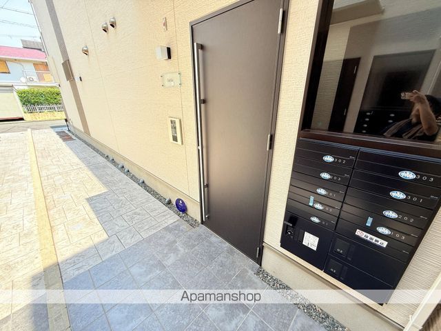 近鉄けいはんな線 吉田駅 徒歩7分 3階建 築4年の外観写真