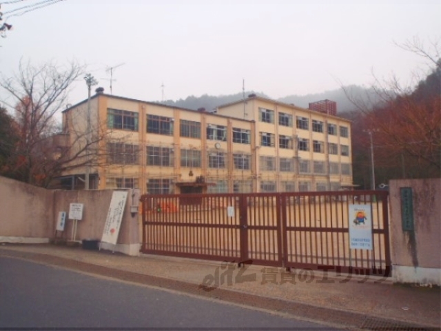 小学校　市原野小学校（小学校）まで130m