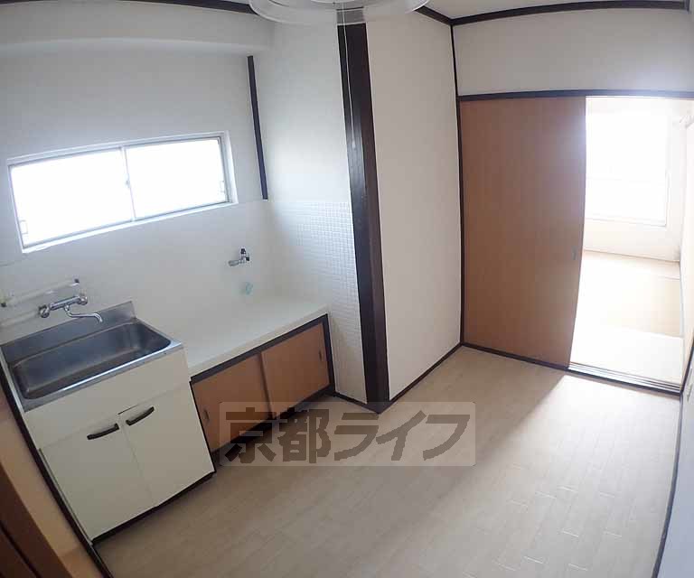 居室・リビング　落ち着いた雰囲気のお部屋です