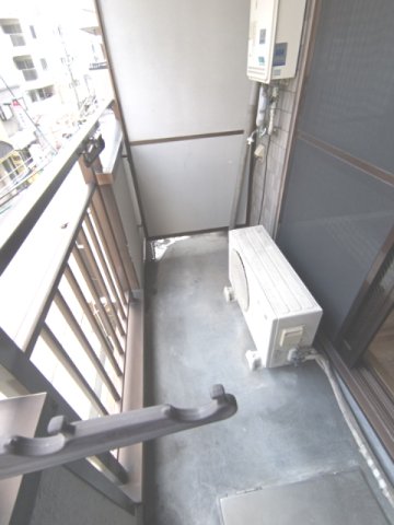 バルコニー　洗濯物を干せます