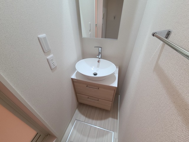 洗面設備　独立洗面台です