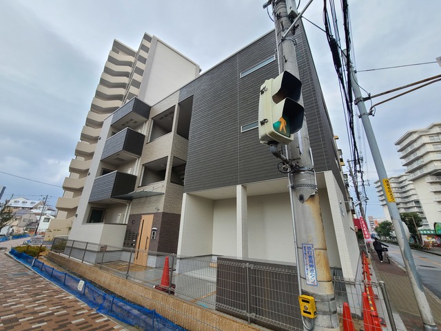 建物外観　ツートンカラーの外観です
