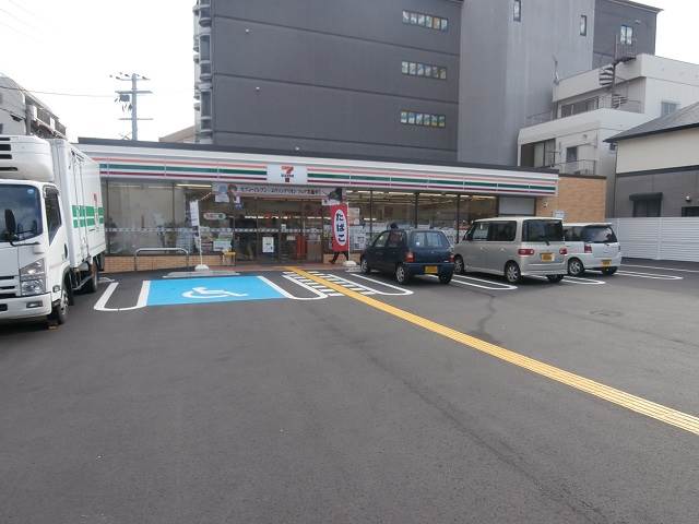 コンビニ　セブンイレブン和歌山友田町４丁目店様（コンビニ）まで200m