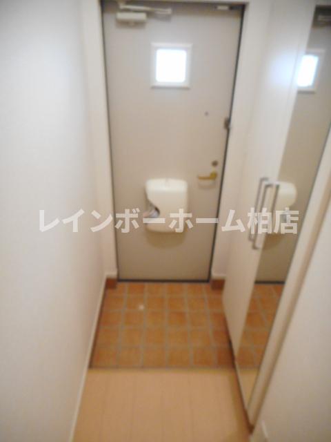 玄関　シューズボックスがあります
