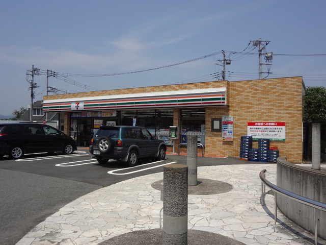 コンビニ　セブンイレブン（コンビニ）まで417m