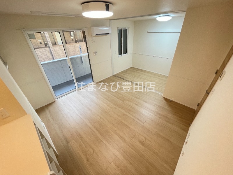 居室・リビング　同型別部屋写真