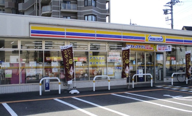 コンビニ　ミニストップさいたま新中里4丁目店（コンビニ）まで179m