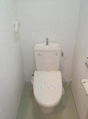 トイレ　※別部屋の参考写真です。