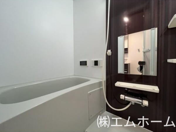 バス・シャワールーム　浴室テレビ付　追い焚き・オートバス機能付お風呂　同型写真