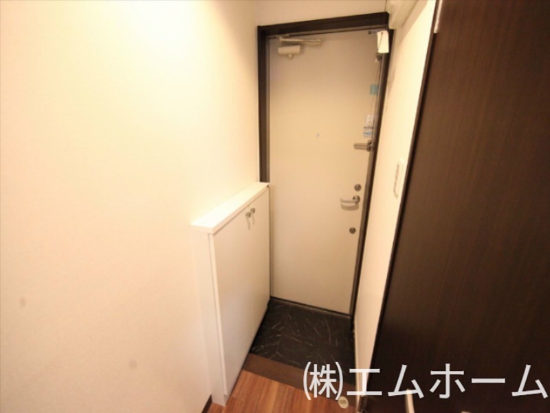 玄関　玄関　シューズボックス付　同型写真