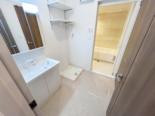 洗面設備　コンパクトで使いやすい洗面所