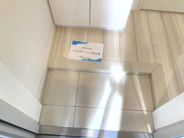 DeLCCS東新宿の玄関写真
