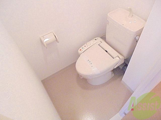 トイレ　こちらのおトイレで落ち着いて用を足してくださいね。
