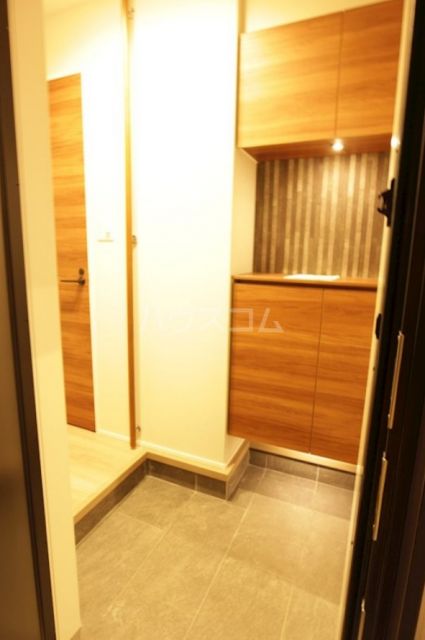 KS-II与野本町の玄関写真