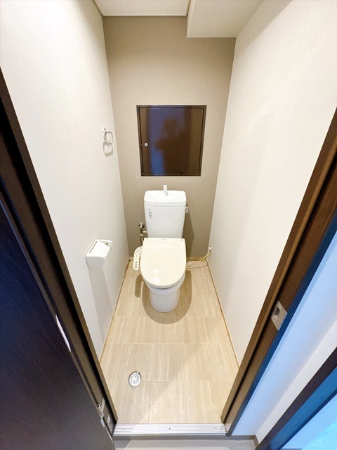 大阪モノレール本線 摂津駅 徒歩10分 4階建 築44年のトイレ写真