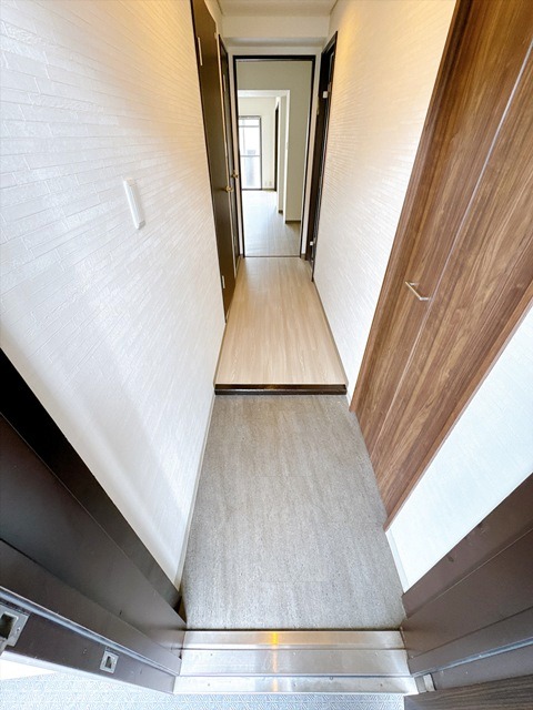 大阪モノレール本線 摂津駅 徒歩10分 4階建 築44年の玄関写真