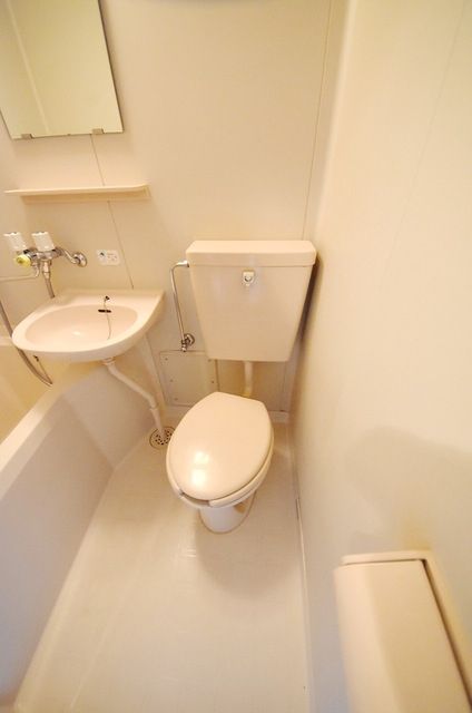 西武池袋線 秋津駅 徒歩5分 4階建 築35年のトイレ写真