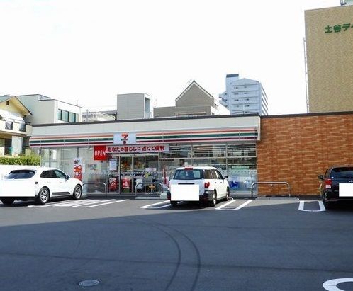 コンビニ　セブンイレブン吉島通り店（コンビニ）まで750m