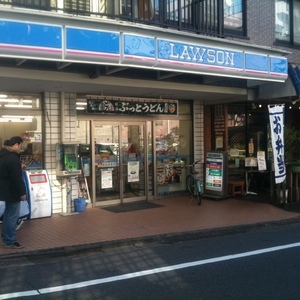 コンビニ　ローソン神山店（コンビニ）まで73m